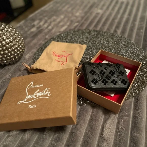 LIKE-NEW ¡AUTHENTIC! CHRISTIAN LOUBOUTIN COIN WALLET really cute! - Picture 4 of 7